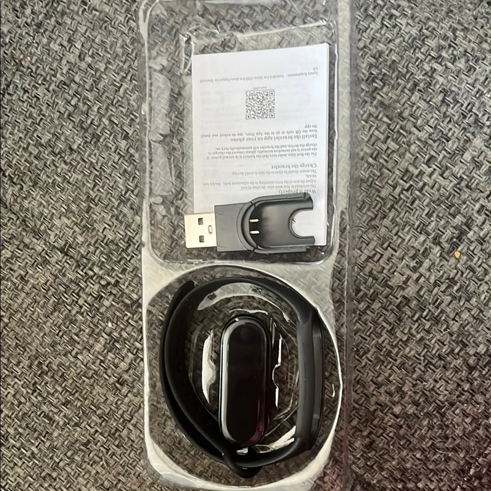 Black Fitness Tracker Arm Band with Curved Display